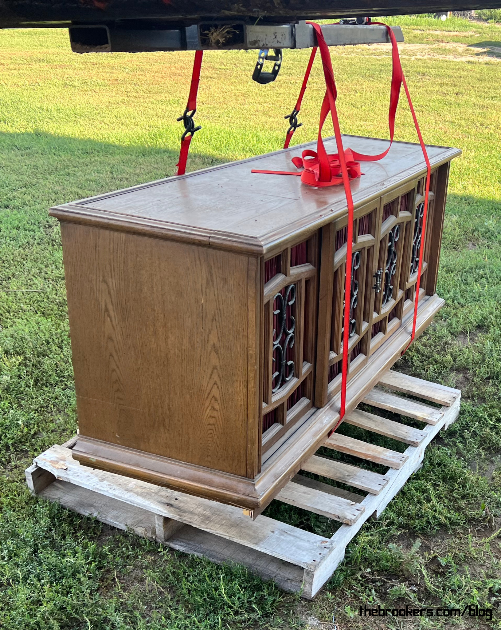 An old console stereo